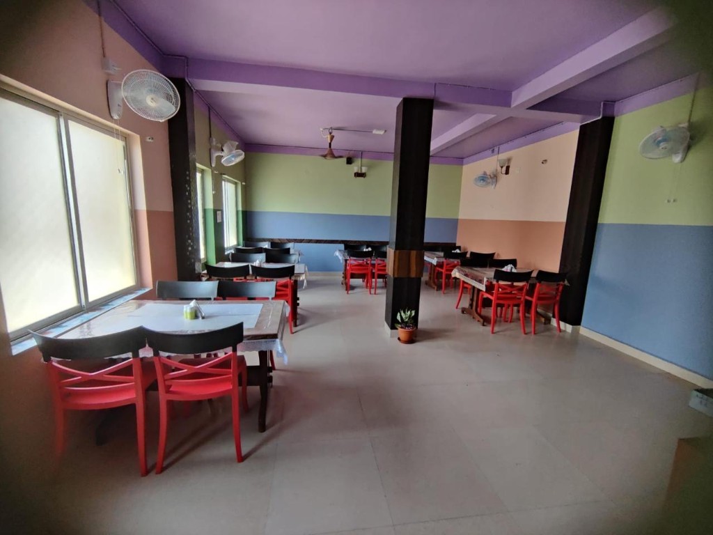 On-site dining hall at Krusti Resort